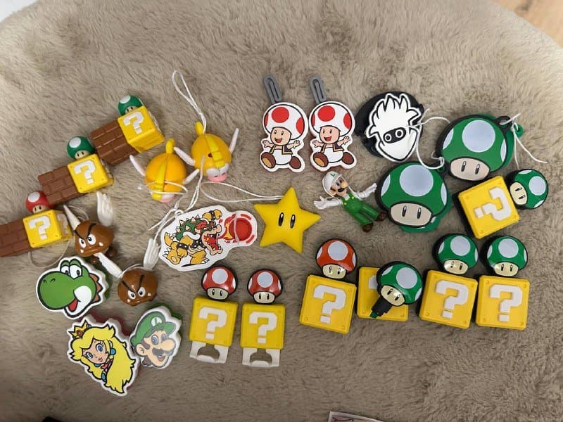 Фигурки с киндера супер Марио