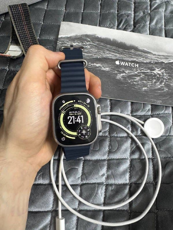 Apple Watch Ultra 2 titanium