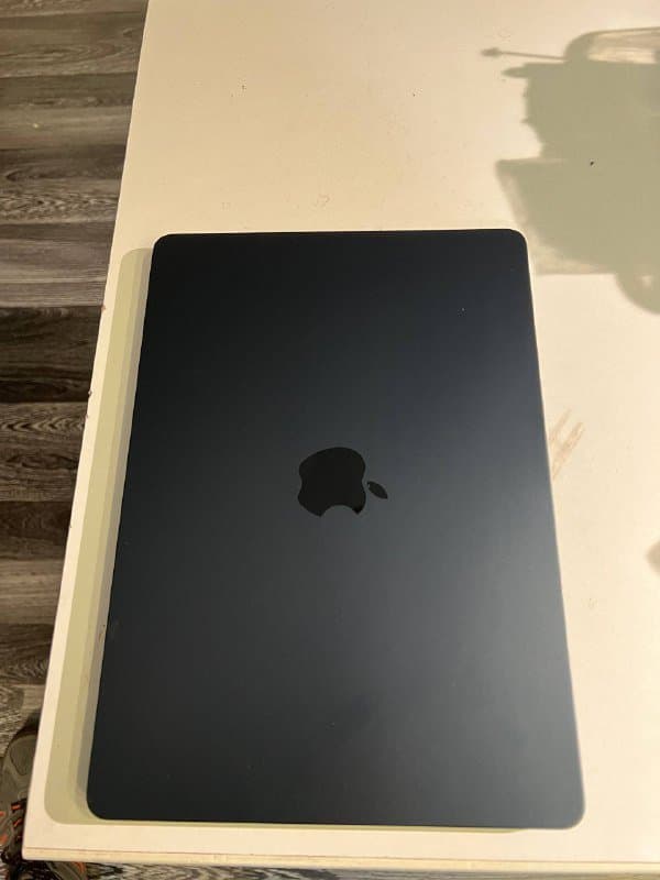 MacBook Air 13 M3 2024 16/512 gb 2