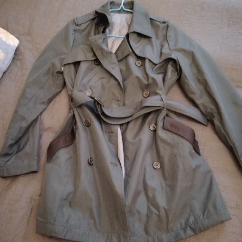 Тренч размер L, Худи, Сумка, Шорты размер 40 3