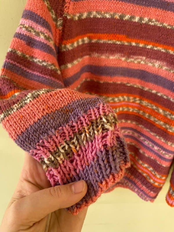 Мягкий шерстяной свитер ручной вязки 3