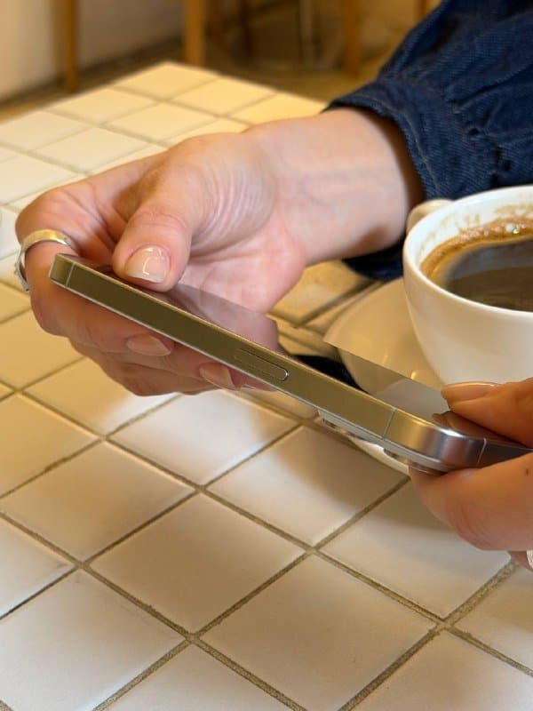 IPhone 15 Pro 256 белый 4