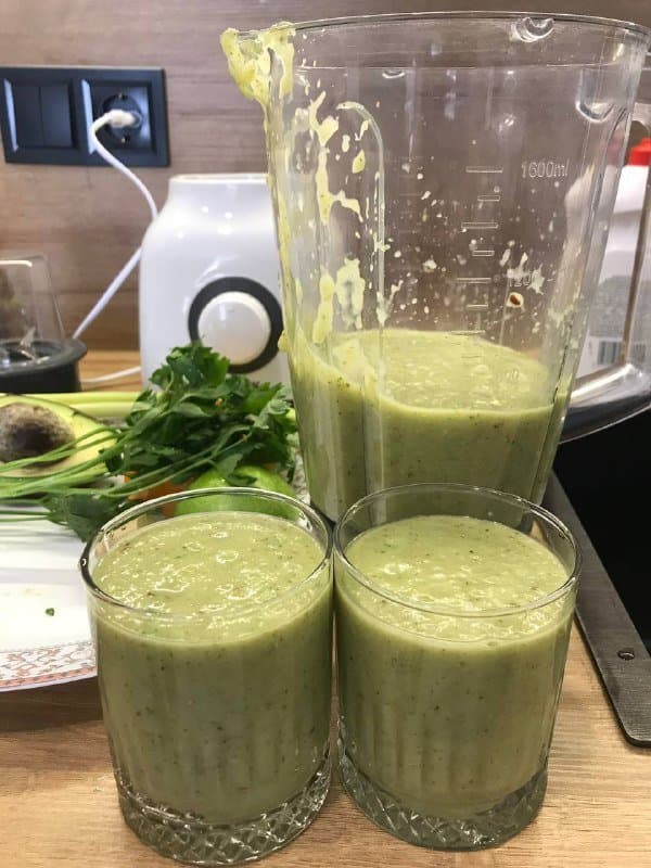 Блендер мощностью 800 Вт 4