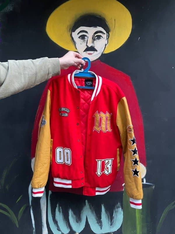 Бомбер красно-жёлтый мужской