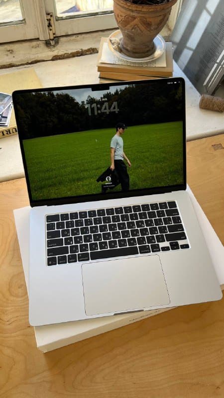 MacBook Air 15 inch m4 256GB 16GB