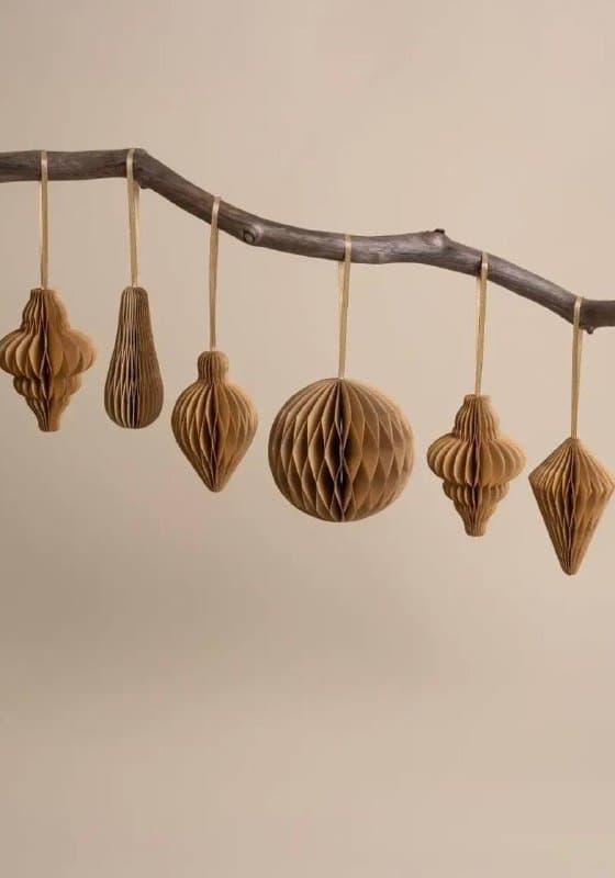 Искусственная елка 160 см с игрушками 3