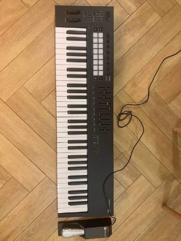 Синтезатор, MIDI клавиатура