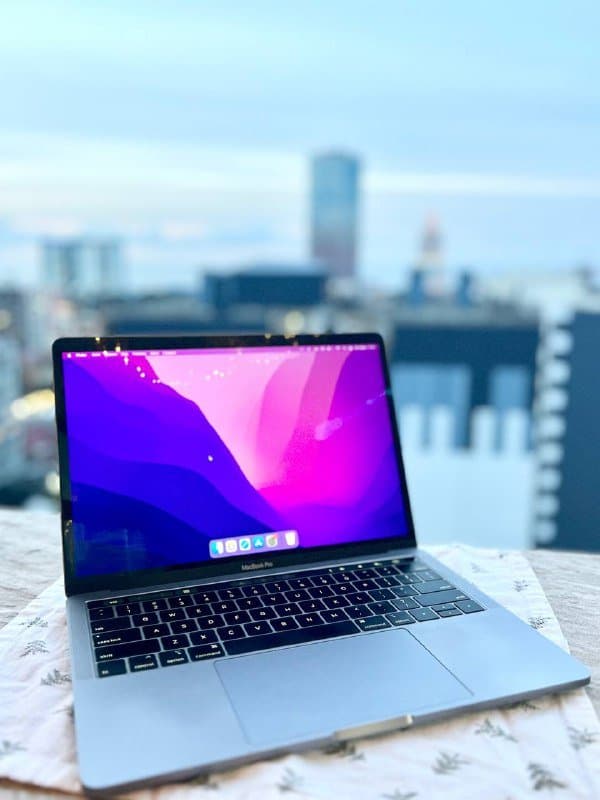 MacBook Pro 13 2019 i7 16GB RAM 500GB SSD 5