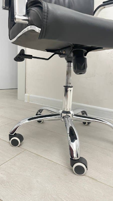 Рабочий стол и стул 4