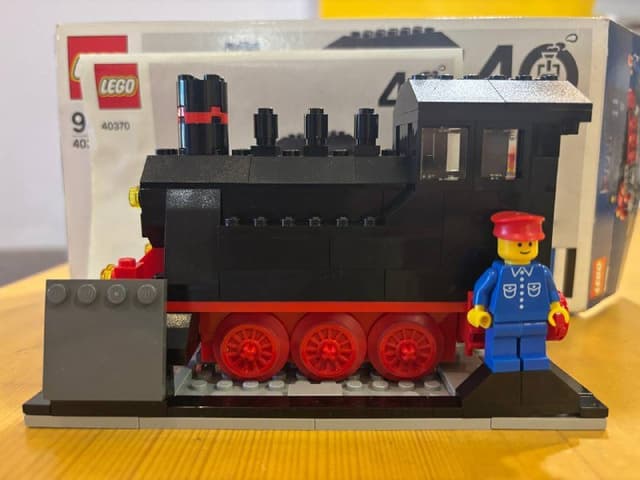 LEGO 40370 юбилейный полочный набор