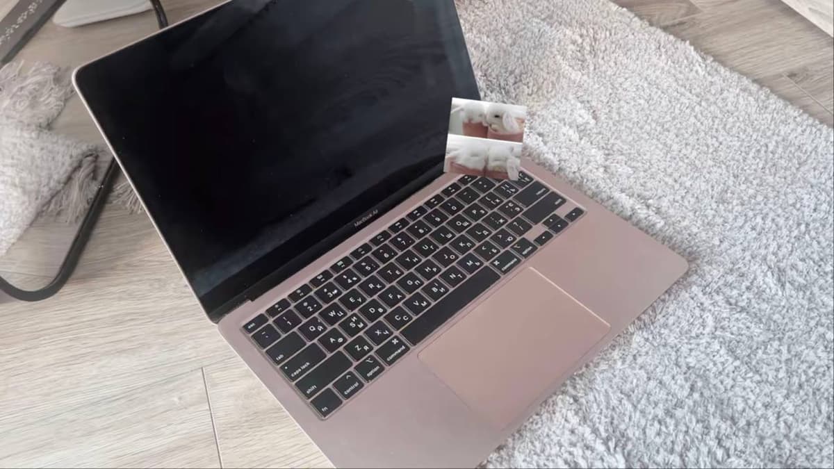MacBook Air M1 2020 Rose Gold 2