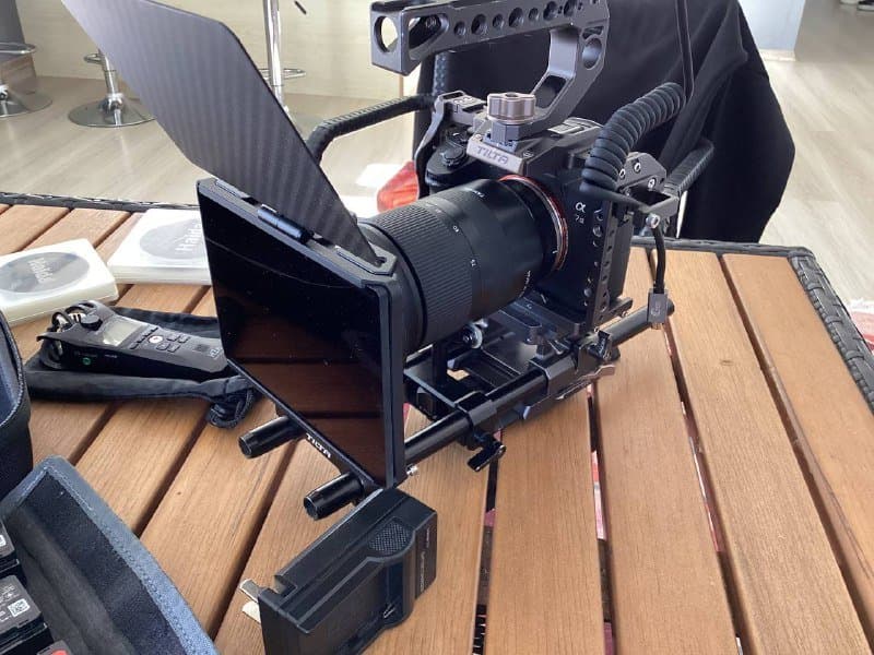 Камера Sony A7 III, объектив Tamron 28-75, монитор, аудиодиктофон 2