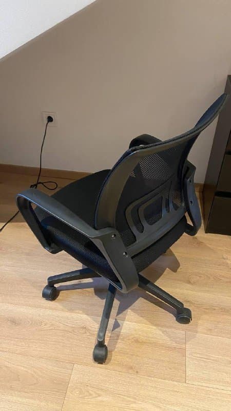 Кресло компьютерное с регулировкой высоты