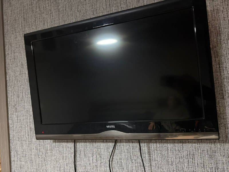 Два ЖК-телевизора VESTEL X20X32LCDTV 3