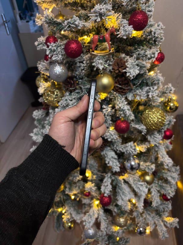 iPhone 15 black 128GB sim e sim 8