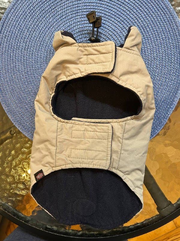 Куртки и рубашка для собак 6