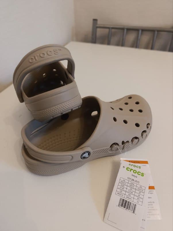 новые оригинальные Crocs Baya бежевые, размер EU 41-42