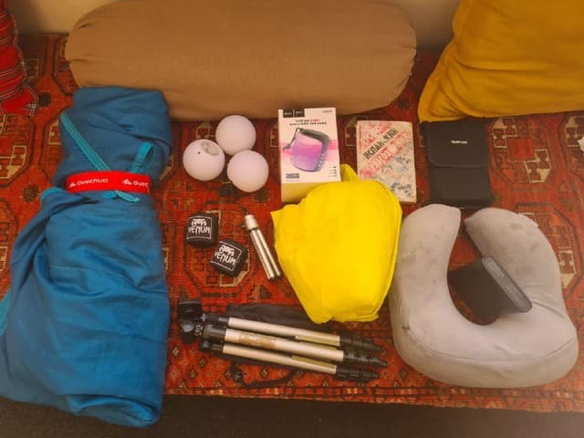 Колонка Hoko ds13, штатив, тренога, разговорник, спальник, бинты, подшейник, рекордер, Led пои, неисправный пауэрбанк