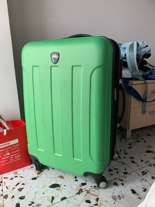 Чемодан размер L 60х40х30 см с колесиками