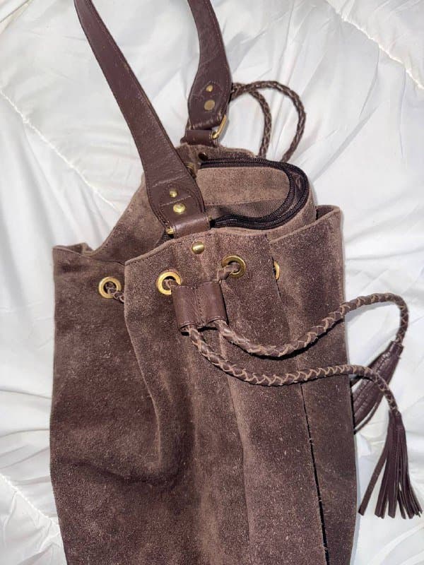 Вместительная сумка из натуральной замши 3