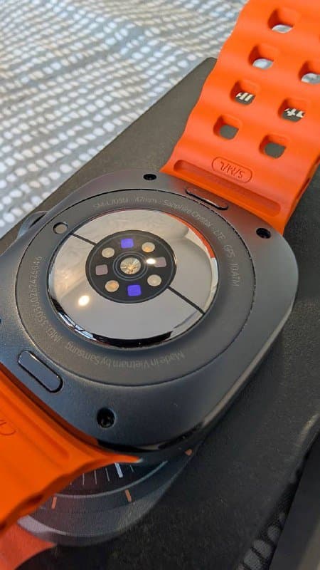 Samsung Galaxy Watch Ultra 47mm LTE с 8 ремешками 3