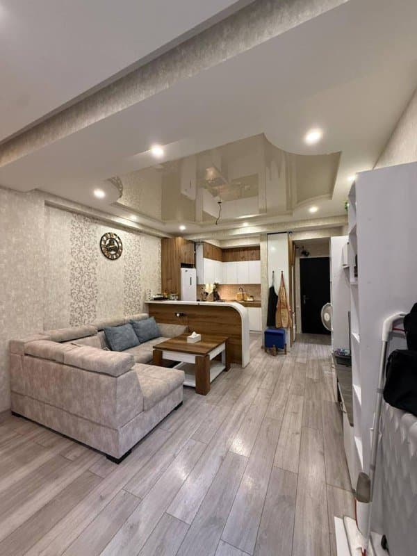 Квартира 3 комнаты, 2 спальни в Сабуртало