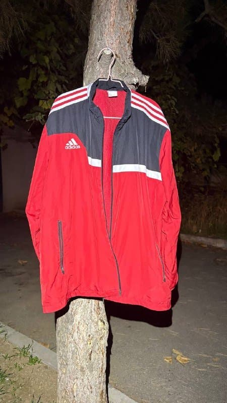 Ветровка адидас, Кожанка, Джинсовки Levi’s, Свитер kappa, Куртки разные, Толстовка адидас, Сарафан Monki