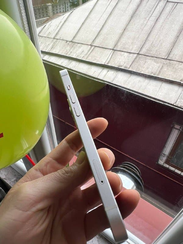 iPhone 13 128GB с чехлом 3