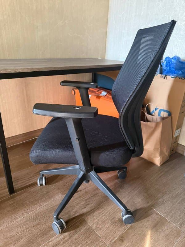 Стол, компьютерный стул, подставка под ноутбук с кулером 2