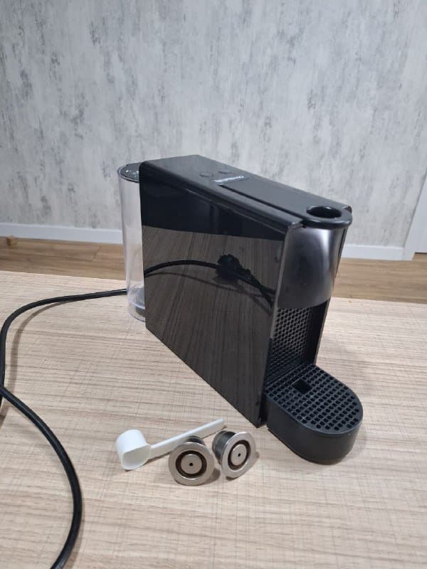 Кофемашина Nespresso Essenza mini с капсулами и ложкой