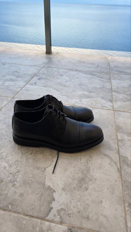 Часы Casio Edifice, кожаные туфли, очки Ray-Ban 10