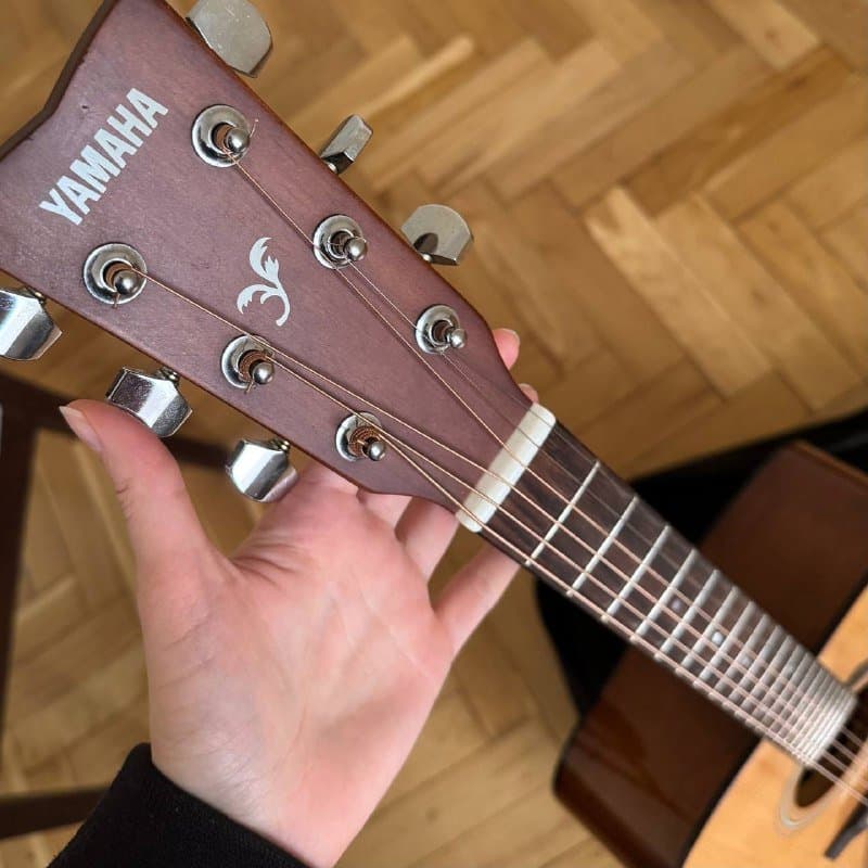 Акустическая гитара Yamaha F310, чехол 3