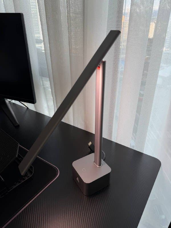 Геймерский стол, геймерский стул, монитор ASUS, подставка с вентилятором, вентилятор, светодиодная лампа, коврик с подсветкой 4