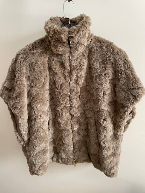 Бомбер-жилет меховой искусственный мех размер М