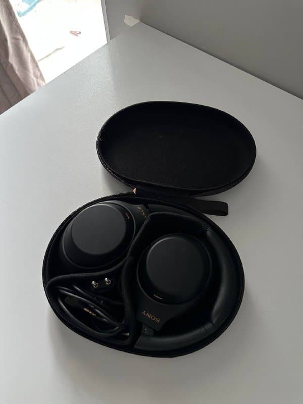 Наушники Sony WH-1000XM4