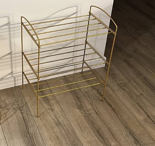 Металлическая полка для хранения