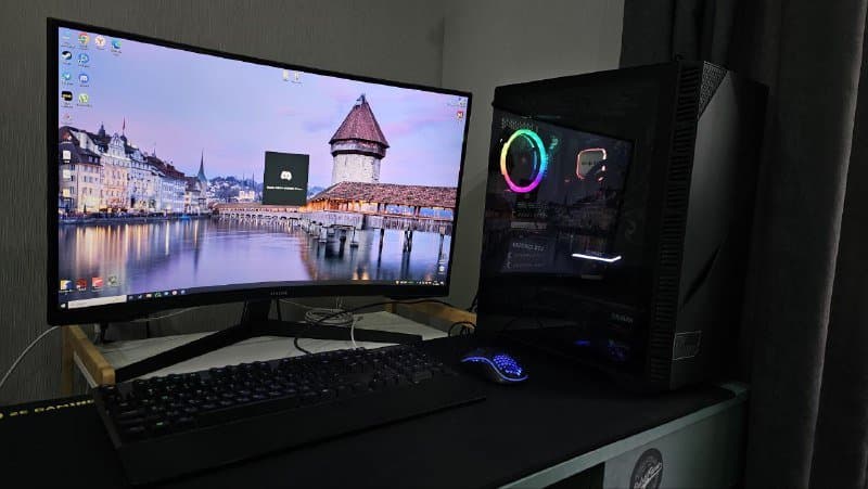 ПК Setup с монитором, клавиатурой, мышью, микрофоном, вебкой 3