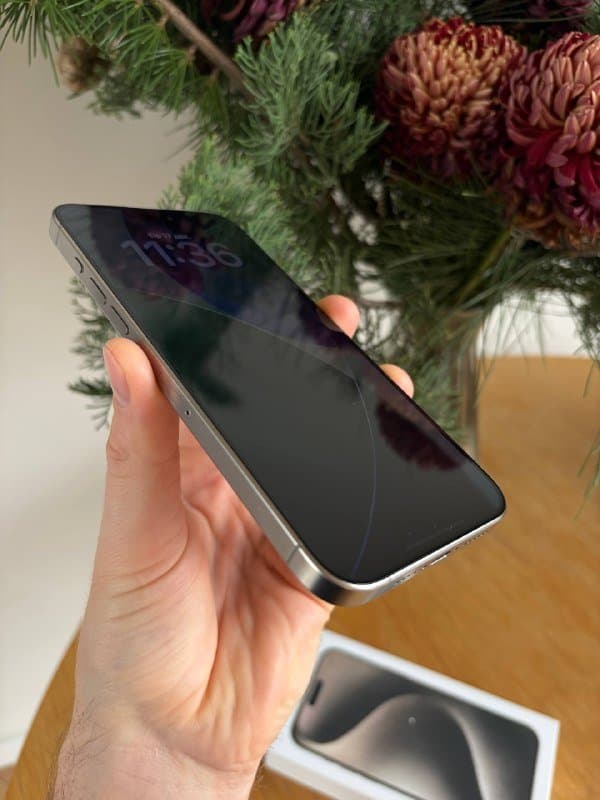 iPhone 15 Pro Max 256 GB серый титан 4