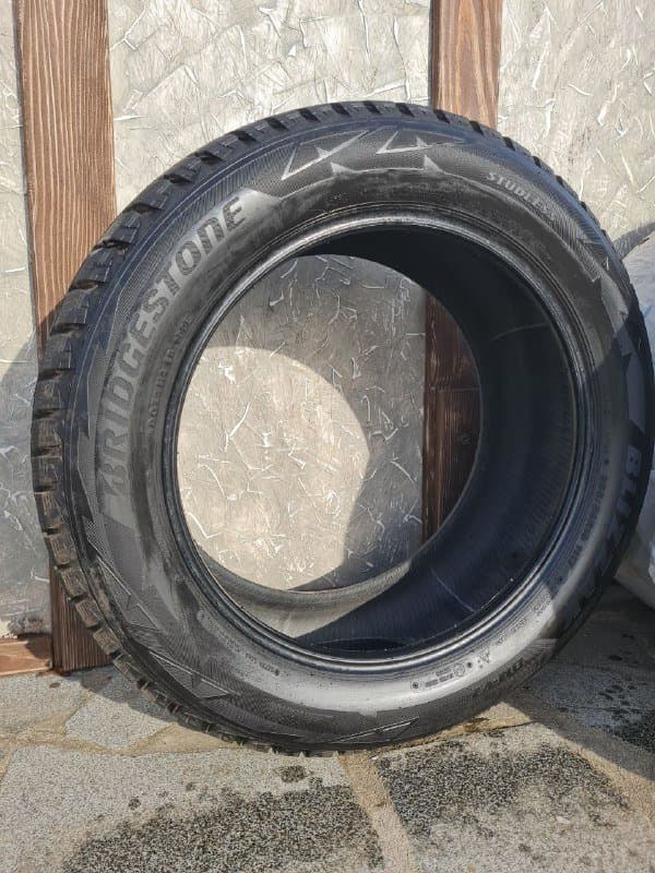 Зимние шины Bridgestone 255/55/19 111T 1