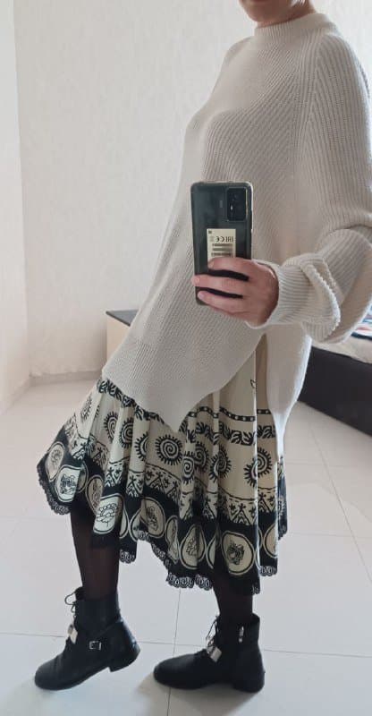 Свитер, юбка, ботинки, брюки, футболка, лоферы, платья, босоножки