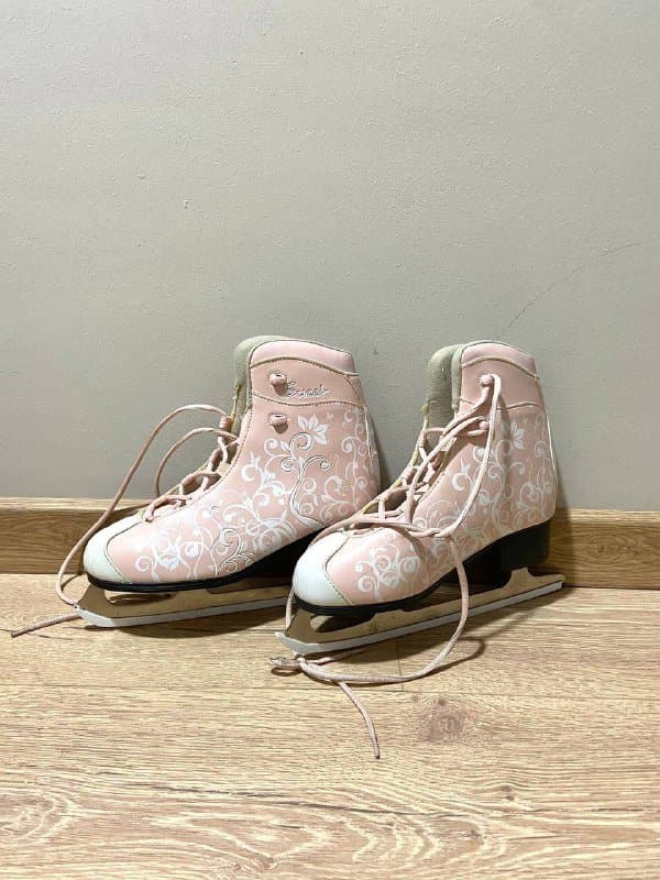 Женские коньки размер 39-40