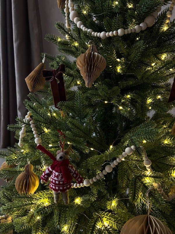 Искусственная елка 160 см с игрушками 2