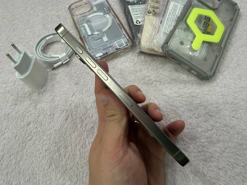 iPhone 16 Pro Max 256 ГБ натуральный титан 4