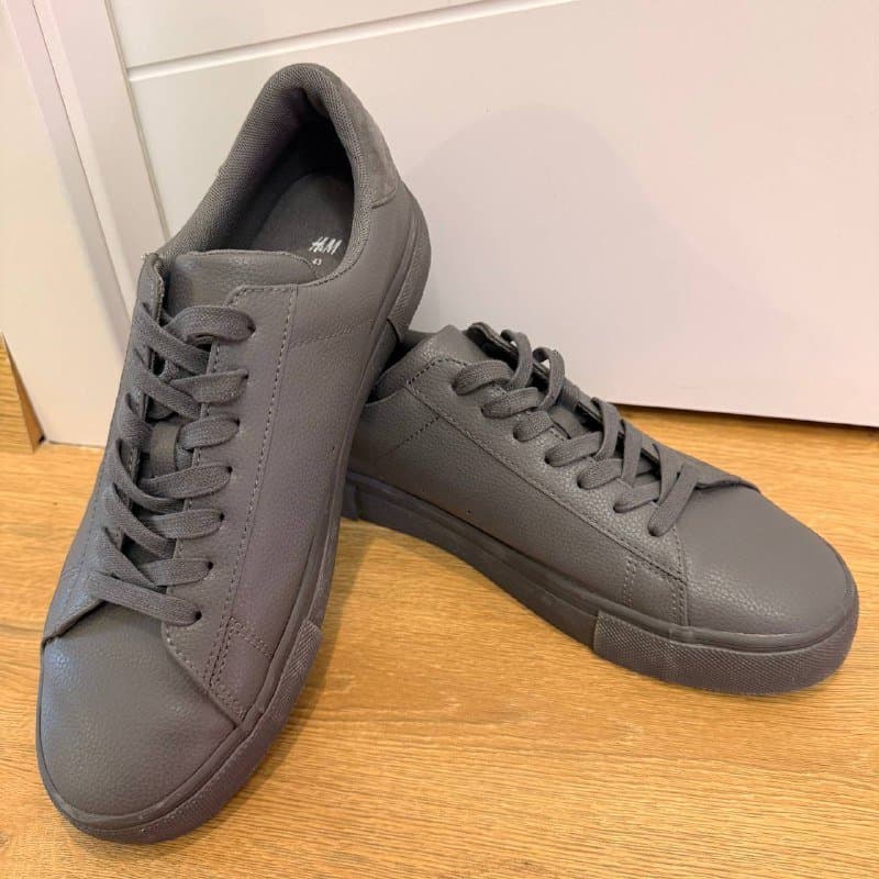 Мужские серые кроссовки H&M