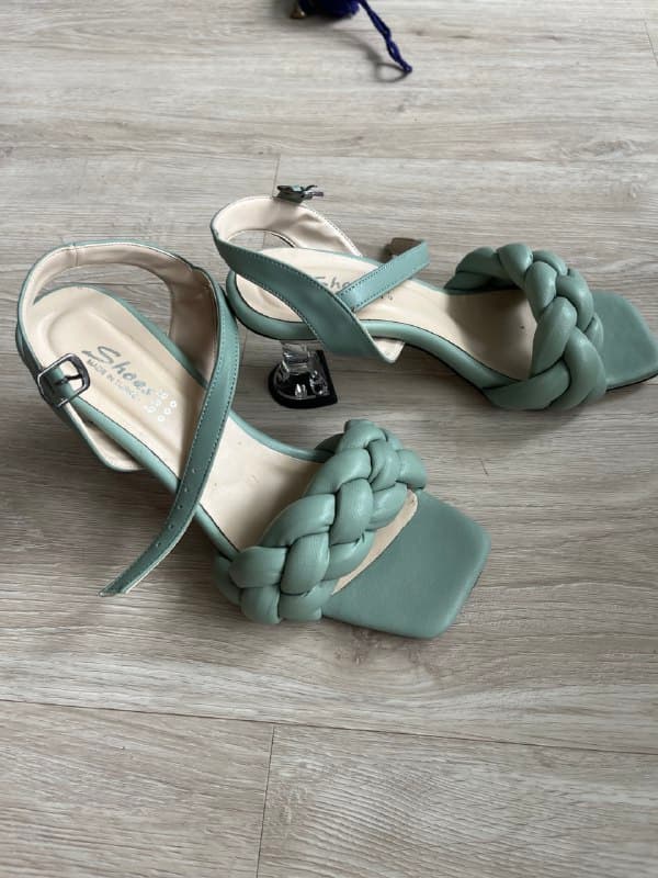 Женские босоножки 39-40 размер