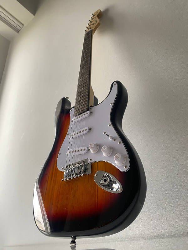 Электрогитара Fender Stratocaster