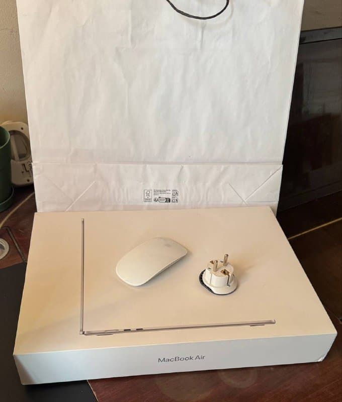 Macbook Air 15-inch M3 2024