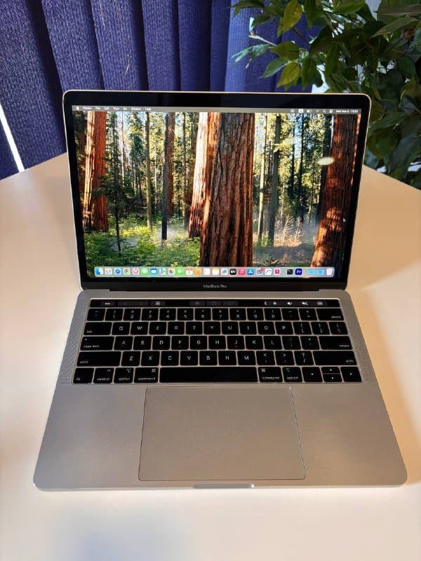 Macbook Pro 2019 i5 8/256