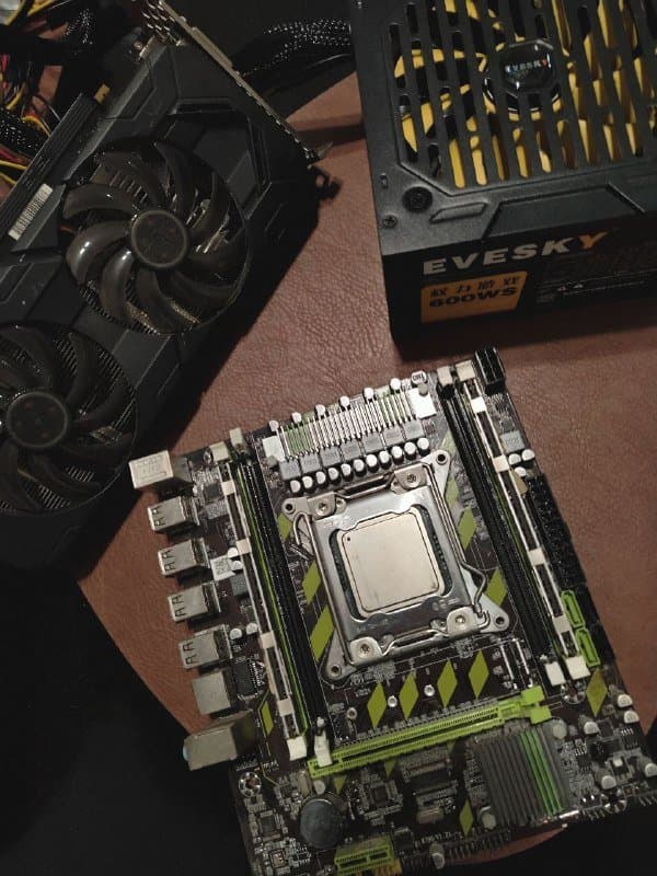 Материнка Huanan X79, Intel Xeon E5-2640, 16GB RAM, Wi-Fi, Palit GTX 1060 3GB, Evesky 600Ws