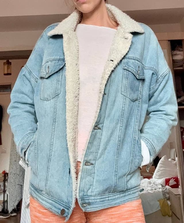 Теплая джинсовая куртка с мехом
